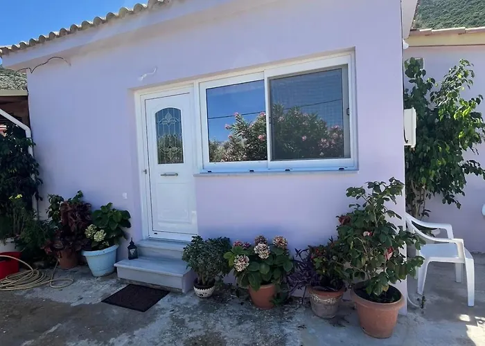 Nick House Apartment Nikiana