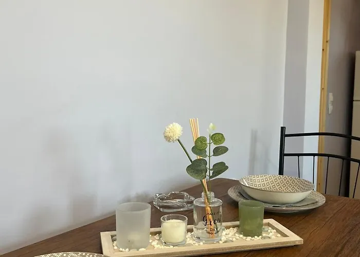 Nick House * Nikiana